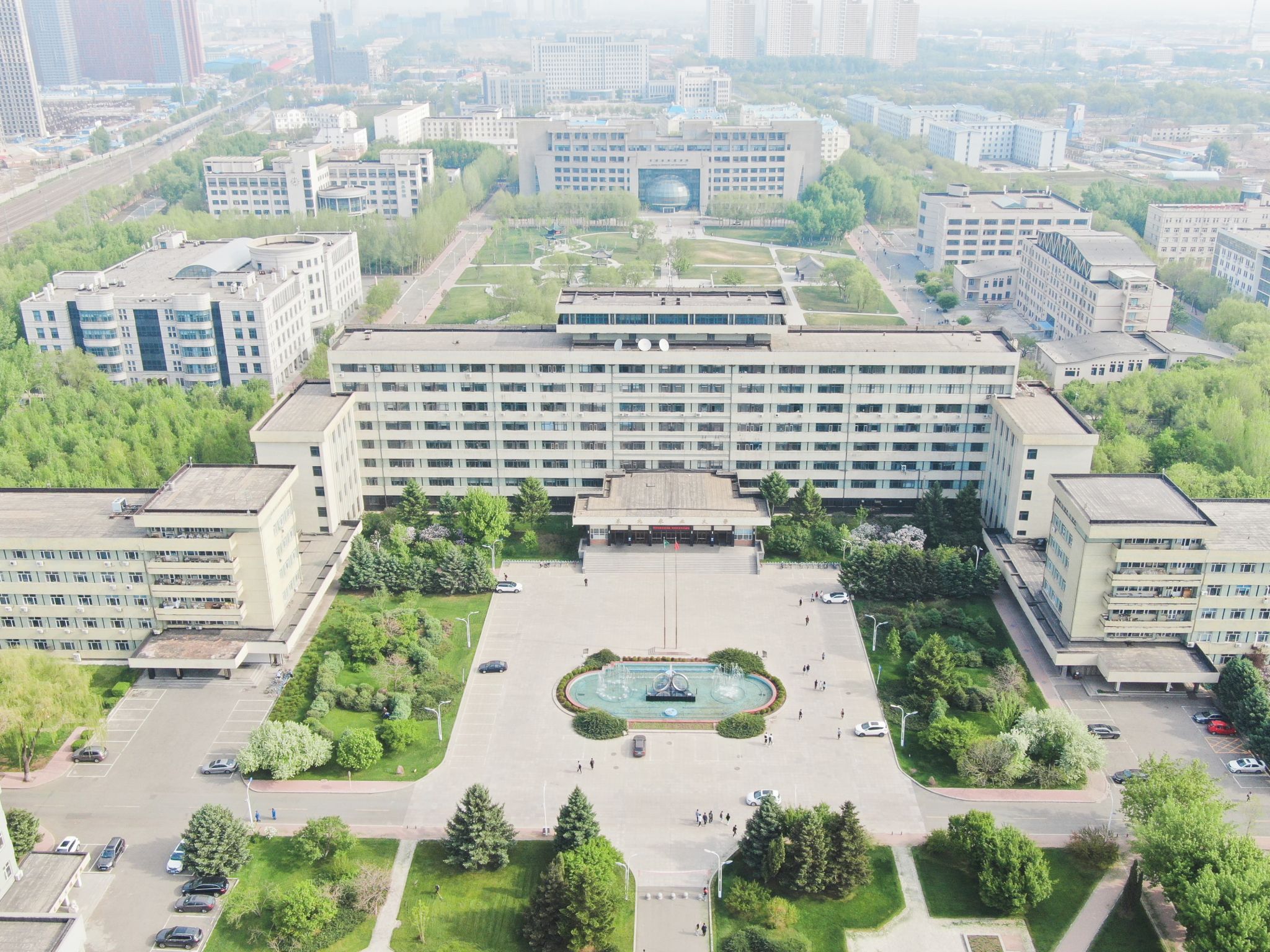 是中国共产党创办的第一所普通高等农业
